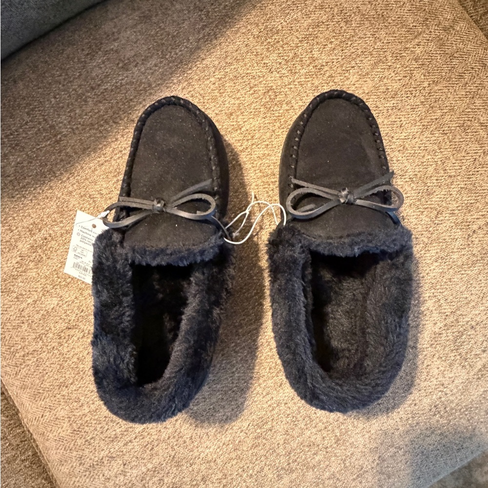 Sonoma Women's Black Moccasin Slippers, size 7/8🌹